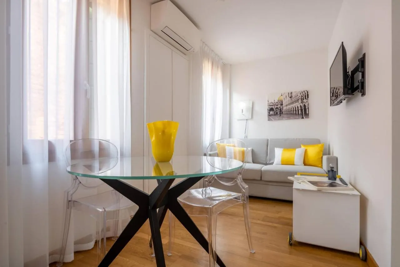 Biennale Palace R&R Venice Apartment